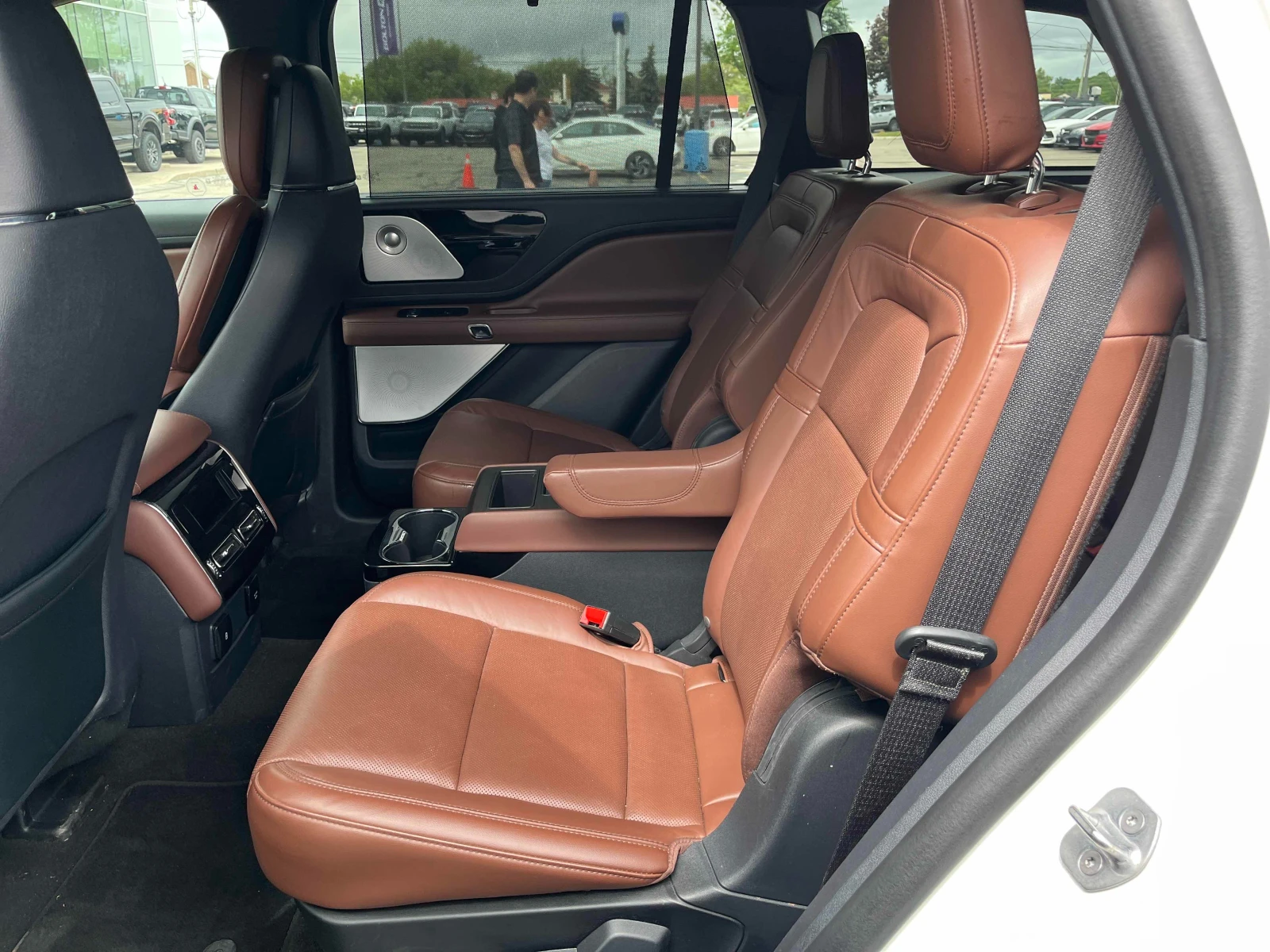 Lincoln Aviator Reserve* 3.0 V6 (400 Hp)* Чист CARFAX* Сервизна ис, снимка 10 - Автомобили и джипове - 55024739