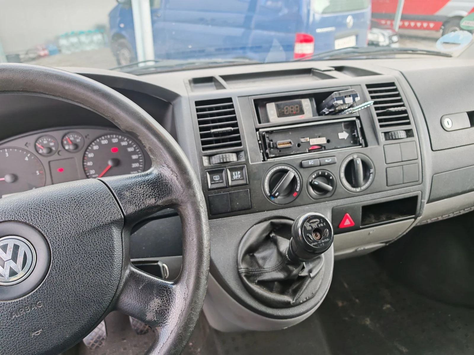 VW T5 1.9TDI ХЛАДИЛНО  - изображение 6