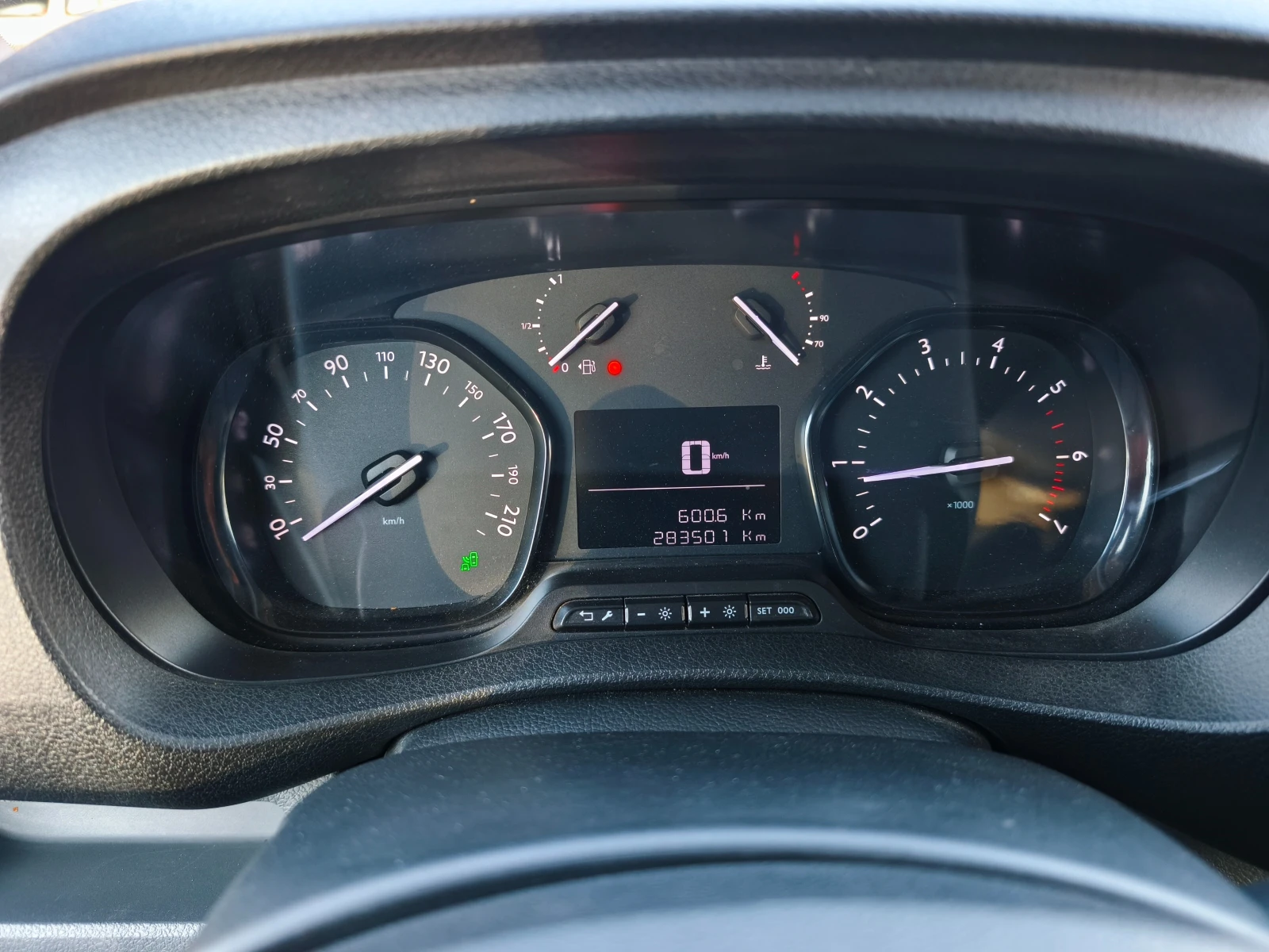 Citroen Jumpy 2.0 HDI 122 кс., снимка 17 - Бусове и автобуси - 53770762