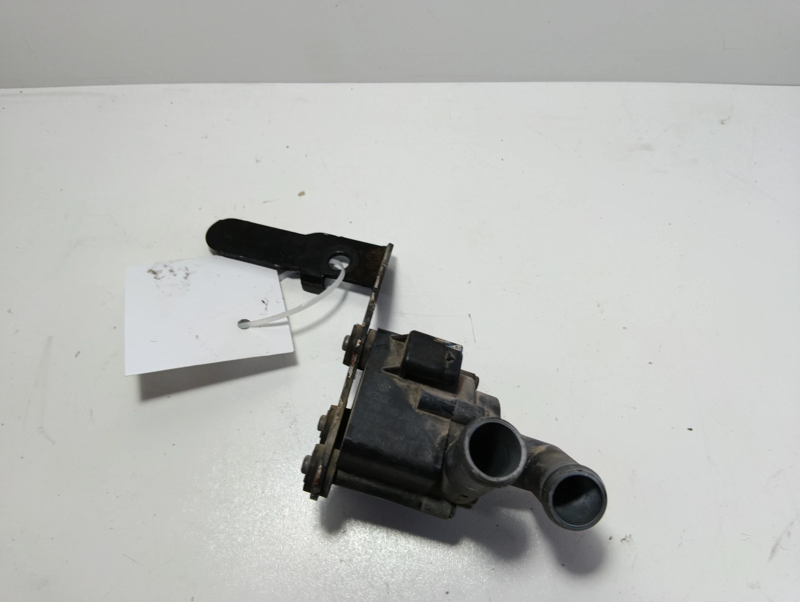 ел. водна помпа 5N0965561 2.0TDI VW Eos