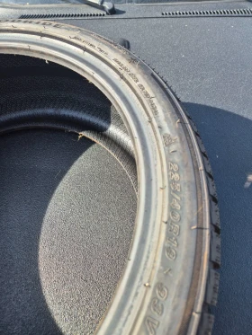 Гуми Зимни 225/40R19, снимка 4
