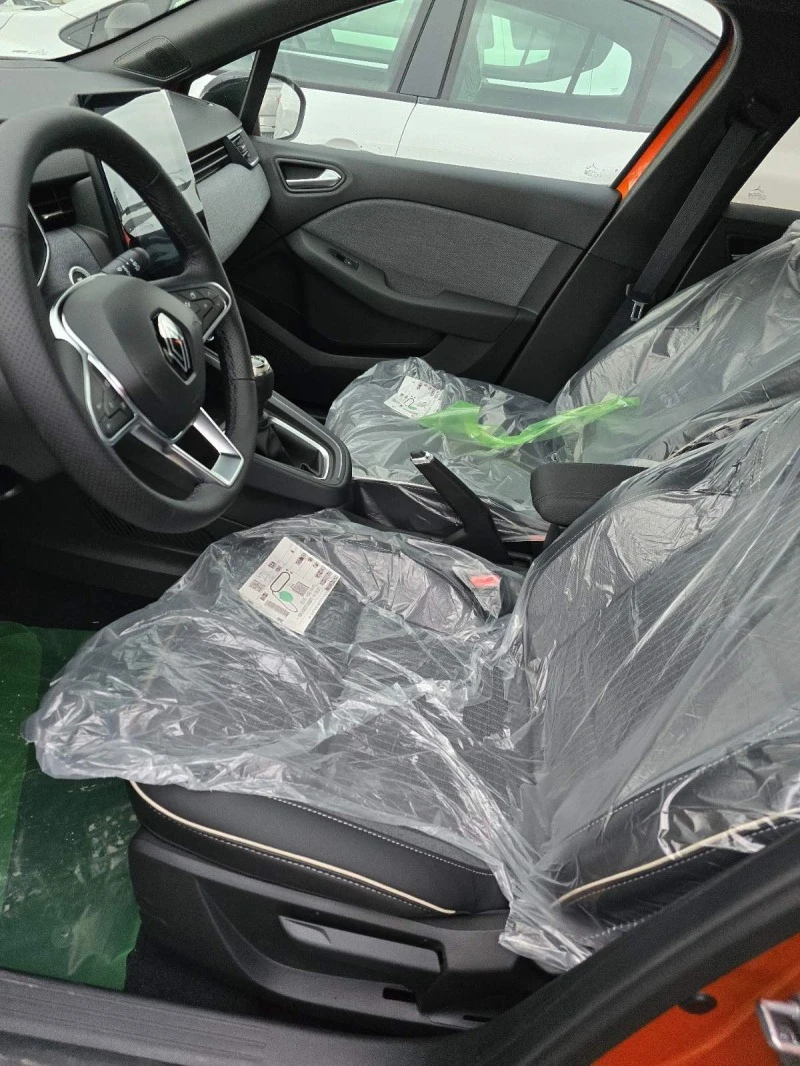 Renault Clio TEHNO, снимка 4 - Автомобили и джипове - 46505874