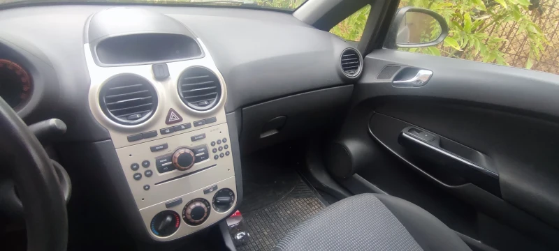 Opel Corsa D, снимка 5 - Автомобили и джипове - 48609932