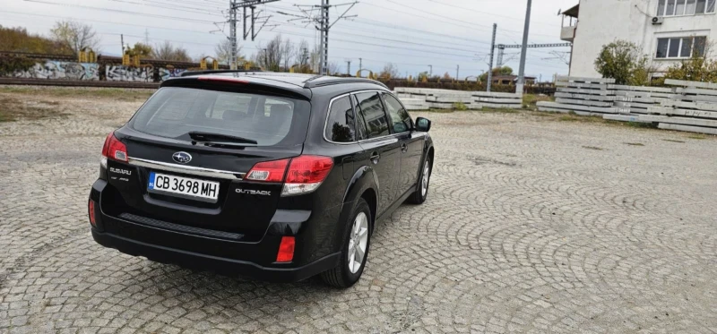 Subaru Outback, снимка 4 - Автомобили и джипове - 47987176