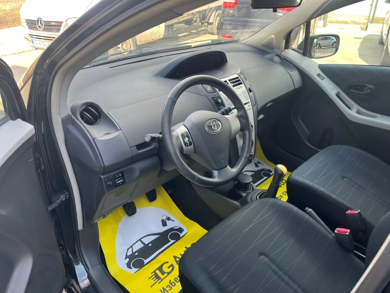 Toyota Yaris 1.3, снимка 11 - Автомобили и джипове - 49346273