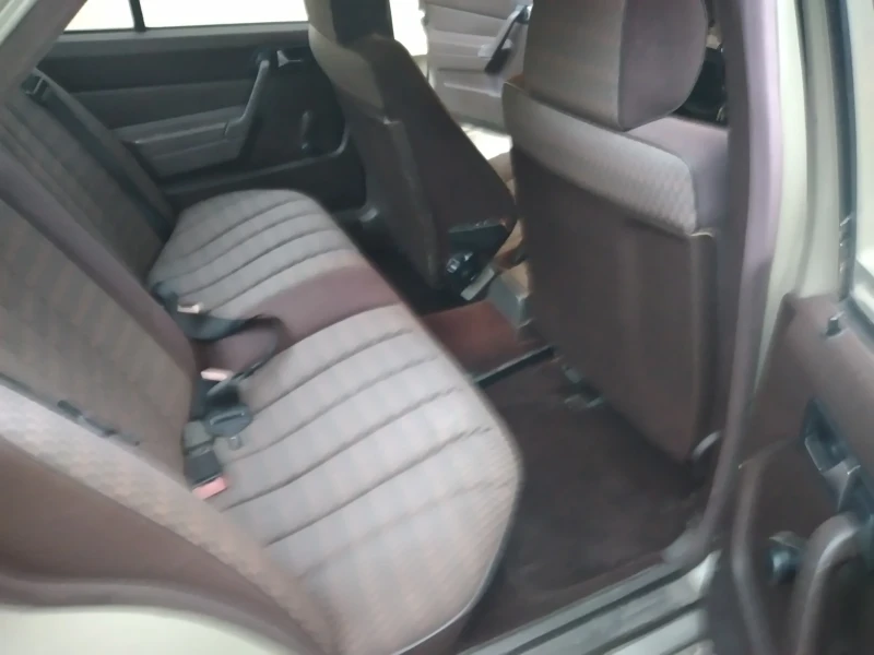 Mercedes-Benz 190, снимка 6 - Автомобили и джипове - 52323243