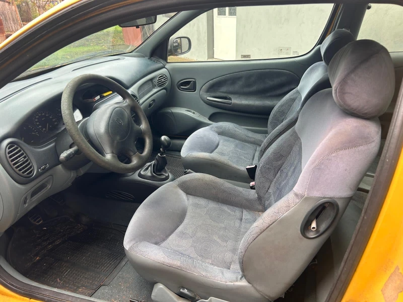 Renault Megane Coach 1.6 , снимка 8 - Автомобили и джипове - 52369961