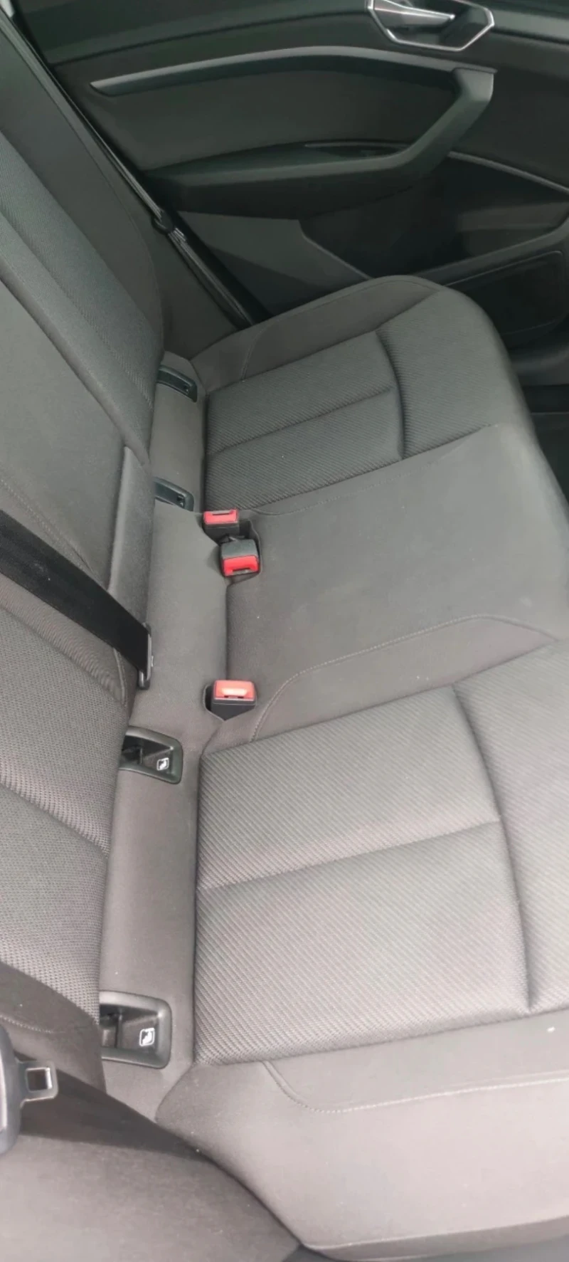 Audi E-Tron, снимка 9 - Автомобили и джипове - 52736340