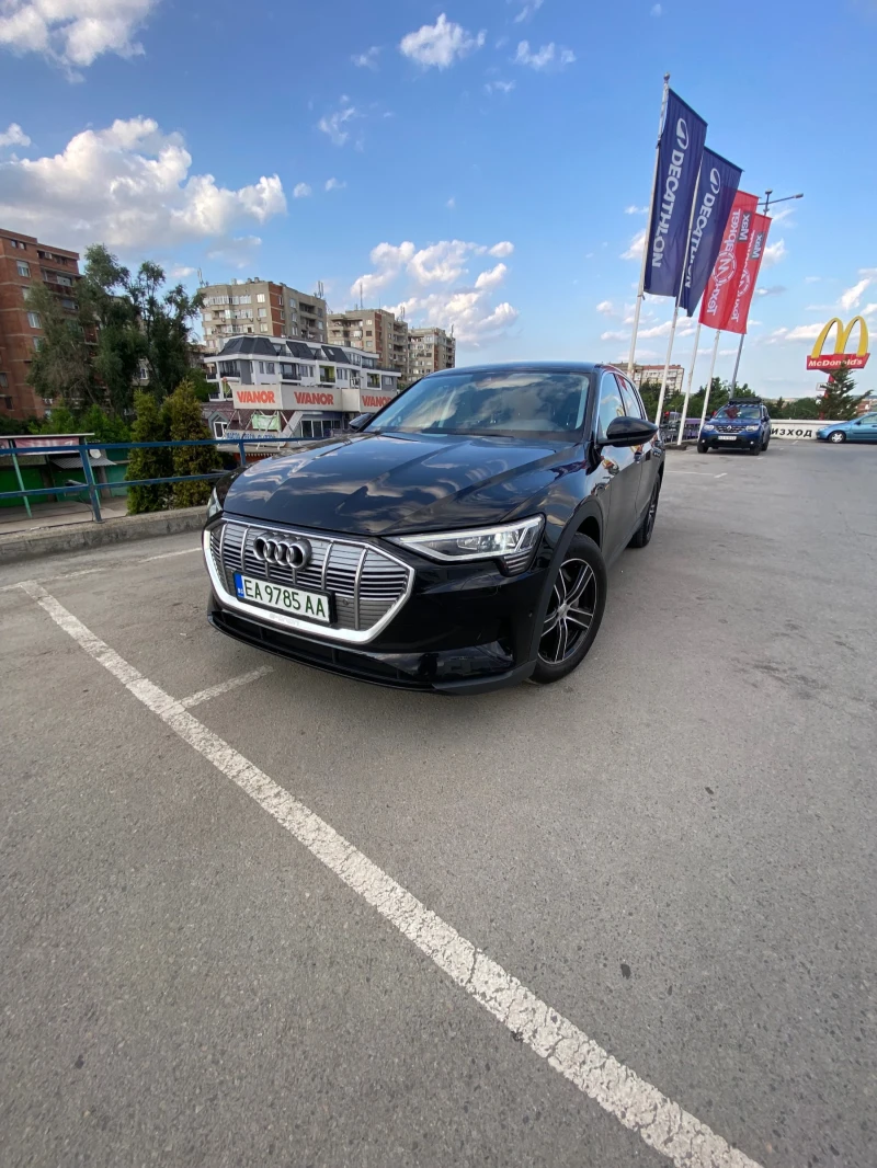 Audi E-Tron, снимка 3 - Автомобили и джипове - 52736340
