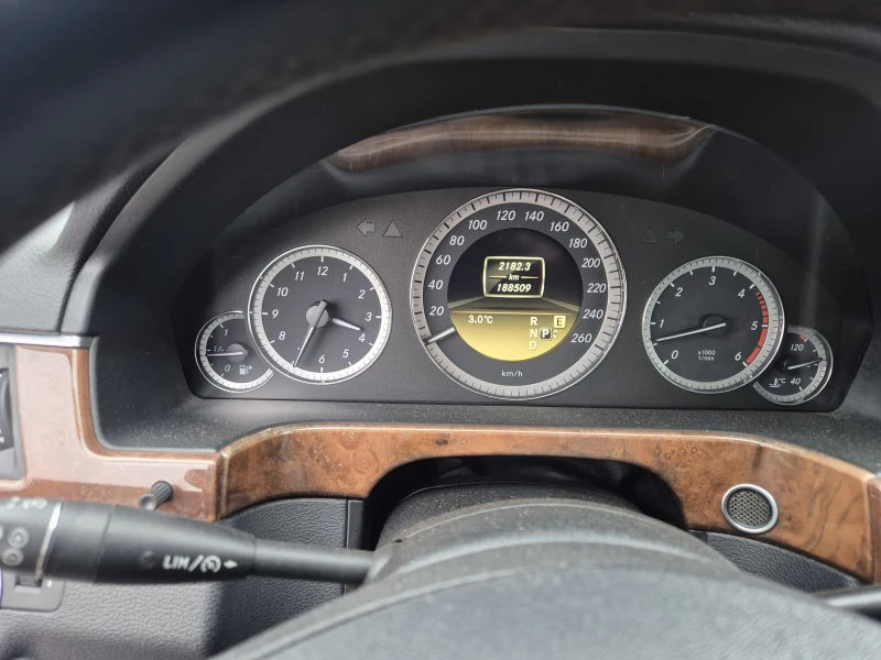 Mercedes-Benz E 350 265к.с., снимка 9 - Автомобили и джипове - 53211355