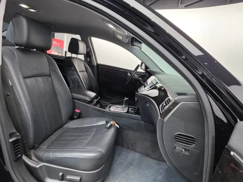 Hyundai Genesis 3.3, снимка 10 - Автомобили и джипове - 54618153