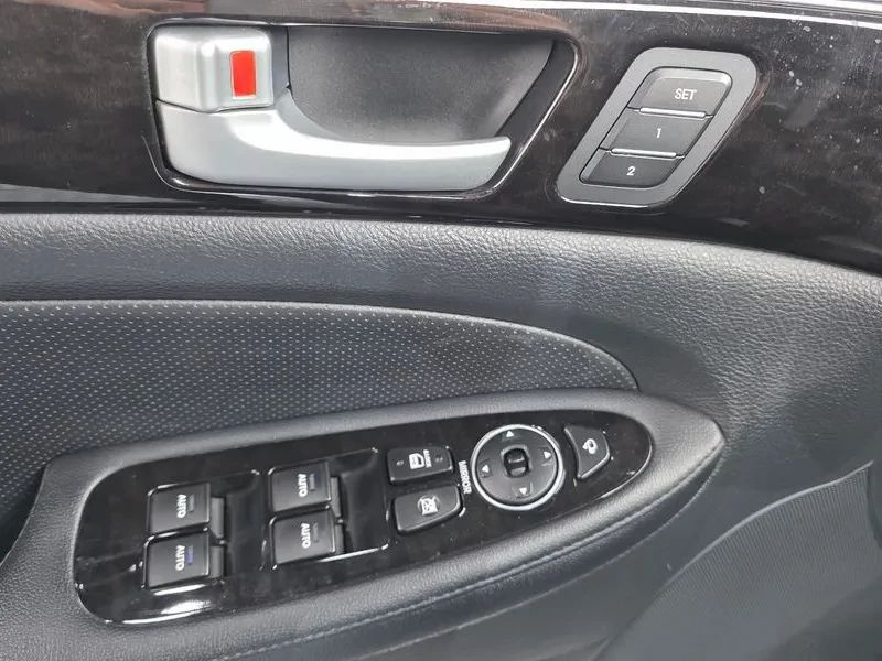 Hyundai Genesis 3.3, снимка 12 - Автомобили и джипове - 54618153