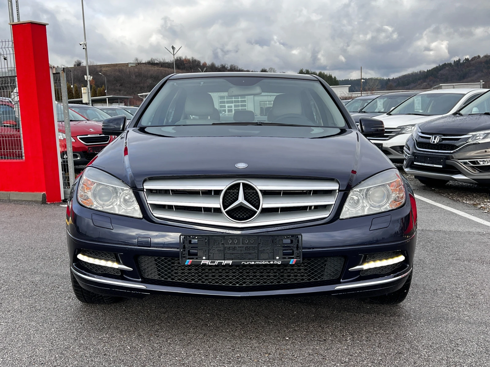 Mercedes-Benz C 220 CDi Avantgarde Много запазен автомобил - изображение 2
