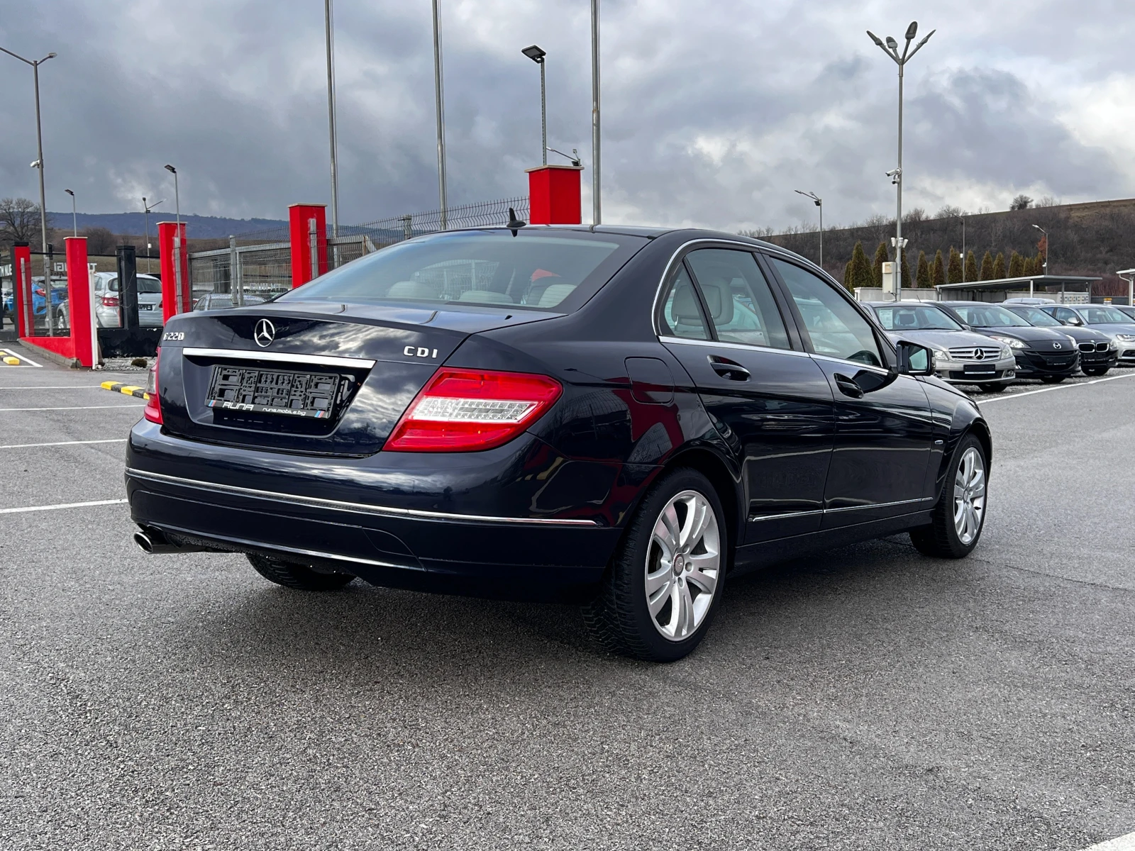 Mercedes-Benz C 220 CDi Avantgarde Много запазен автомобил - изображение 4