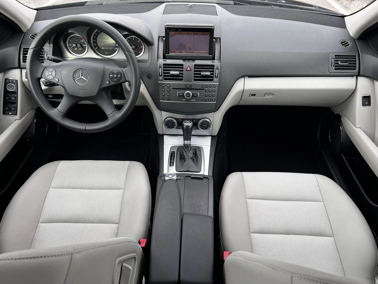 Mercedes-Benz C 220 CDi Avantgarde Много запазен автомобил - изображение 7