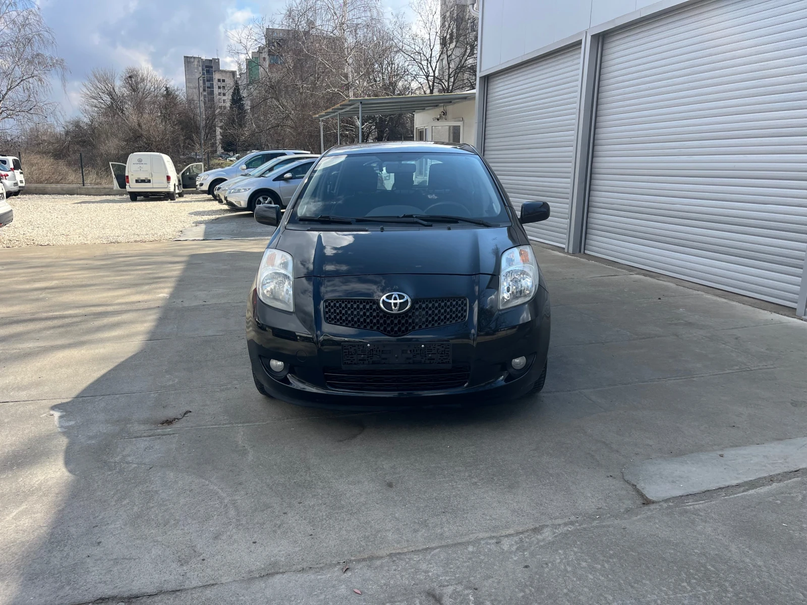 Toyota Yaris 1.3 - изображение 2