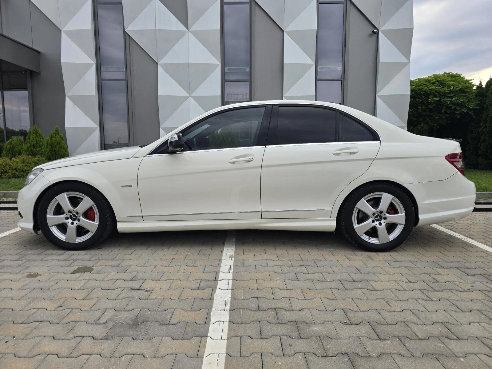Mercedes-Benz C 320 Cdi AMG pack.4MATIC.Панорама - изображение 5