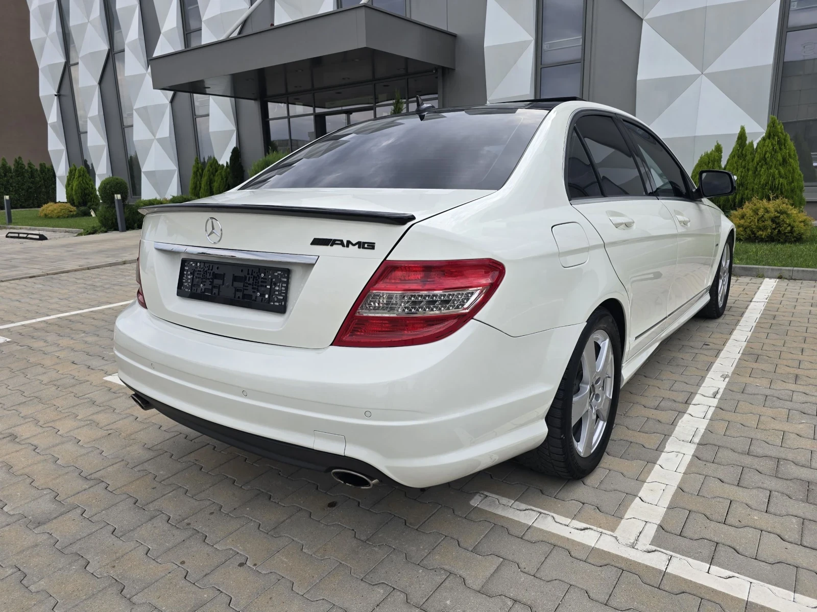 Mercedes-Benz C 320 Cdi AMG pack.4MATIC.Панорама - изображение 4