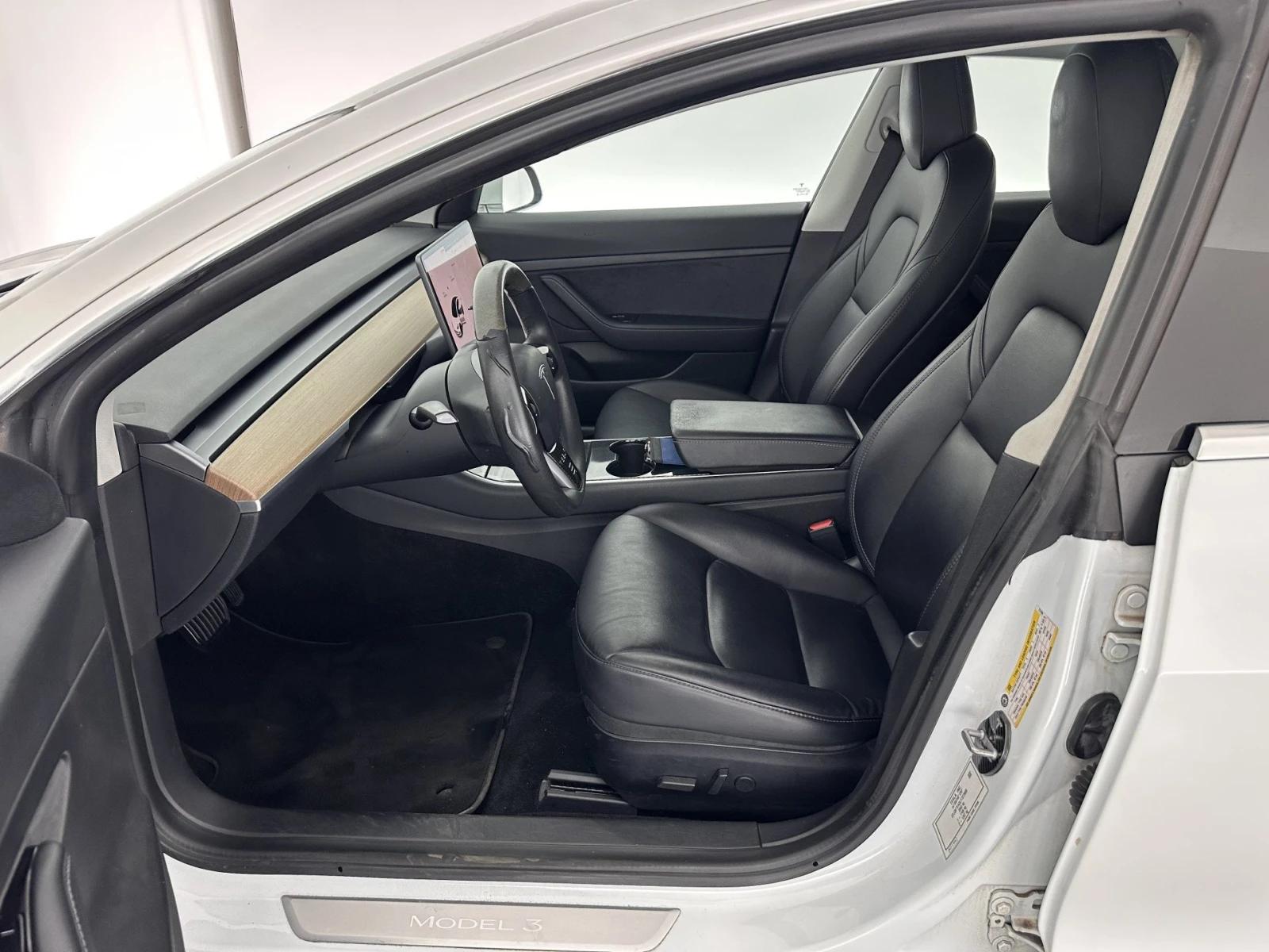 Tesla Model 3 Отлична Европейска - изображение 5