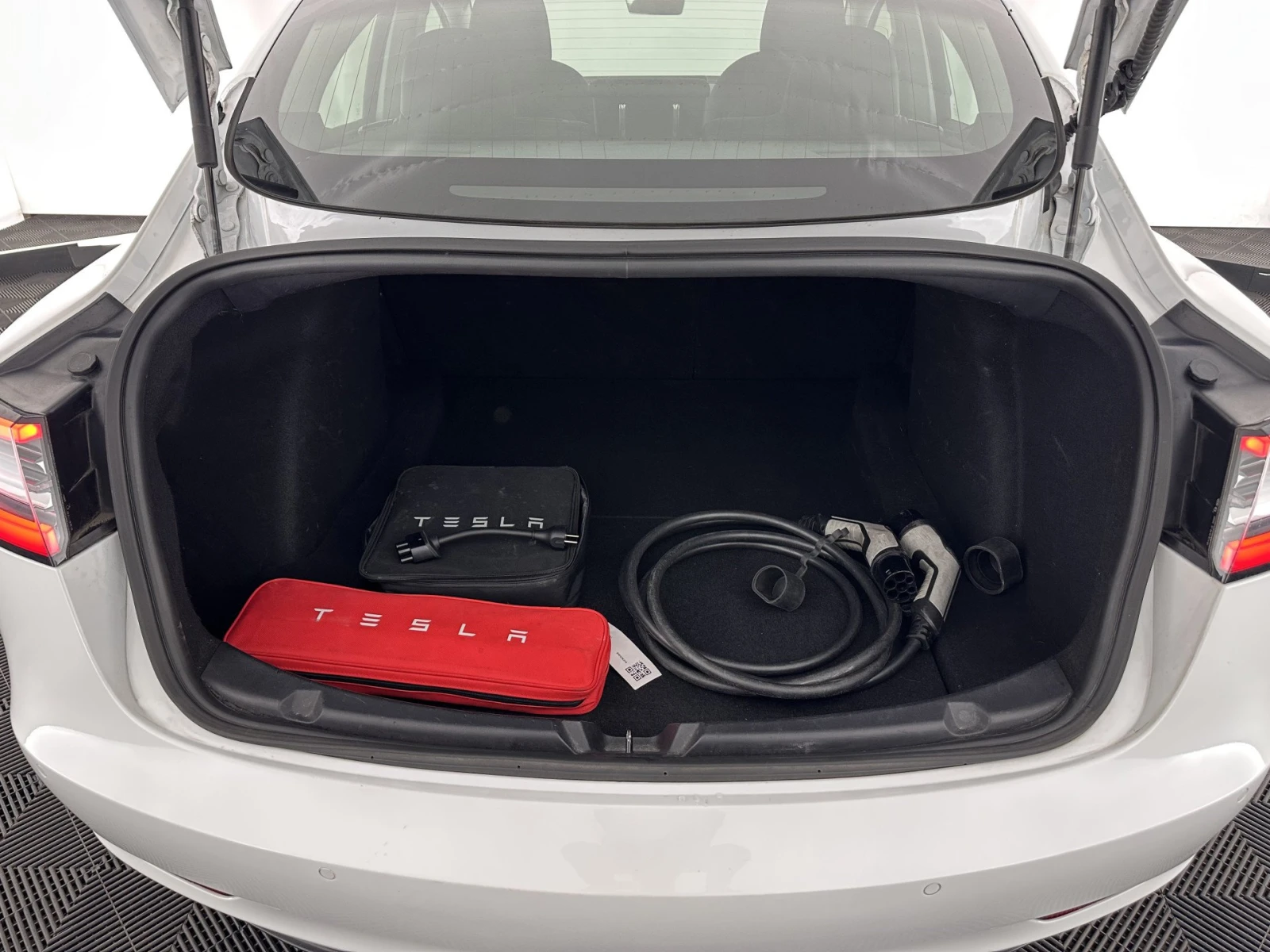 Tesla Model 3 Отлична Европейска - изображение 6