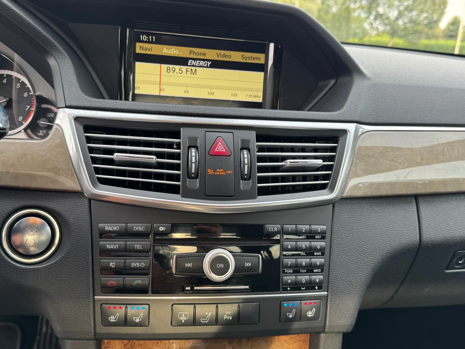 Mercedes-Benz E 500 5.5AMG/4MATIK/Harman Kardon/Panorama/Обдухване/FUL - изображение 9