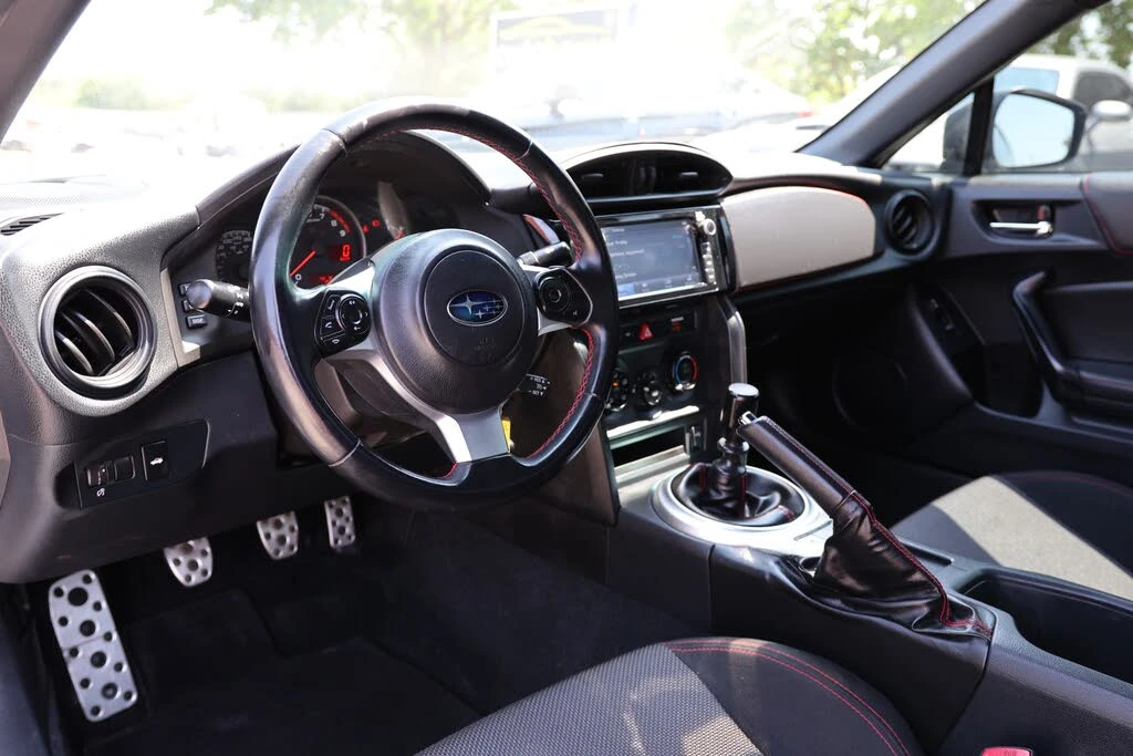 Subaru BRZ * Premium* RWD* АвтоКредит* (Цена до БГ) - изображение 9