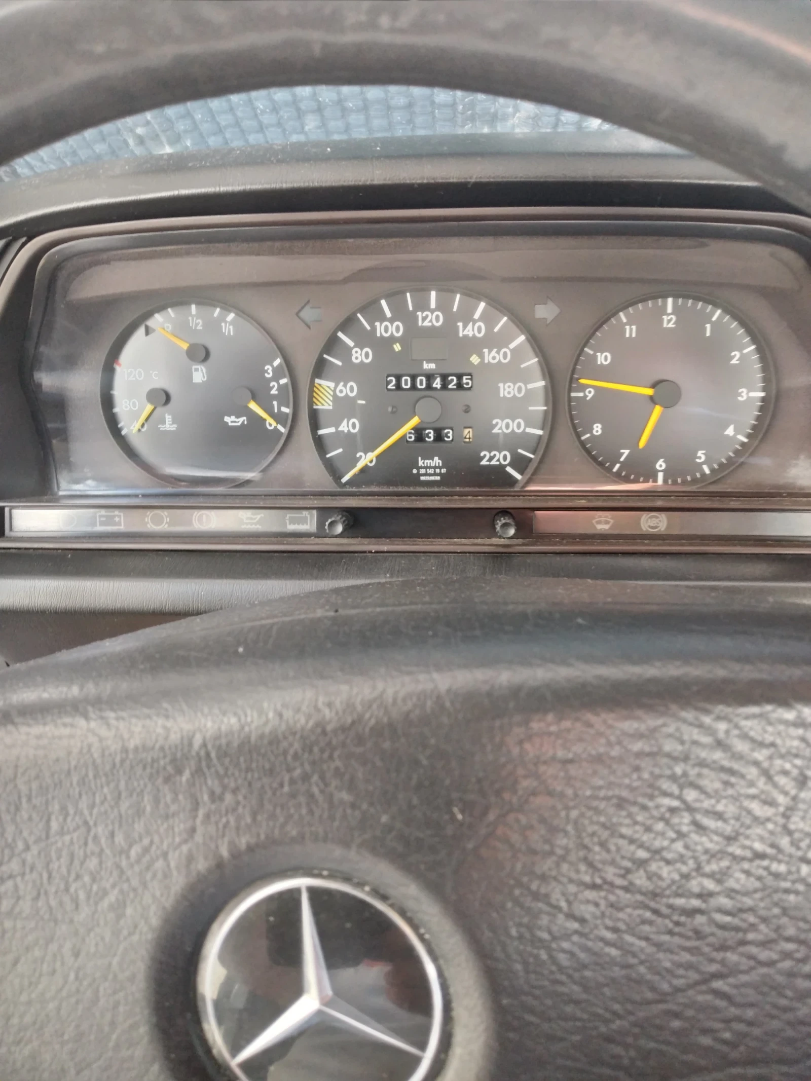 Mercedes-Benz 190  - изображение 10