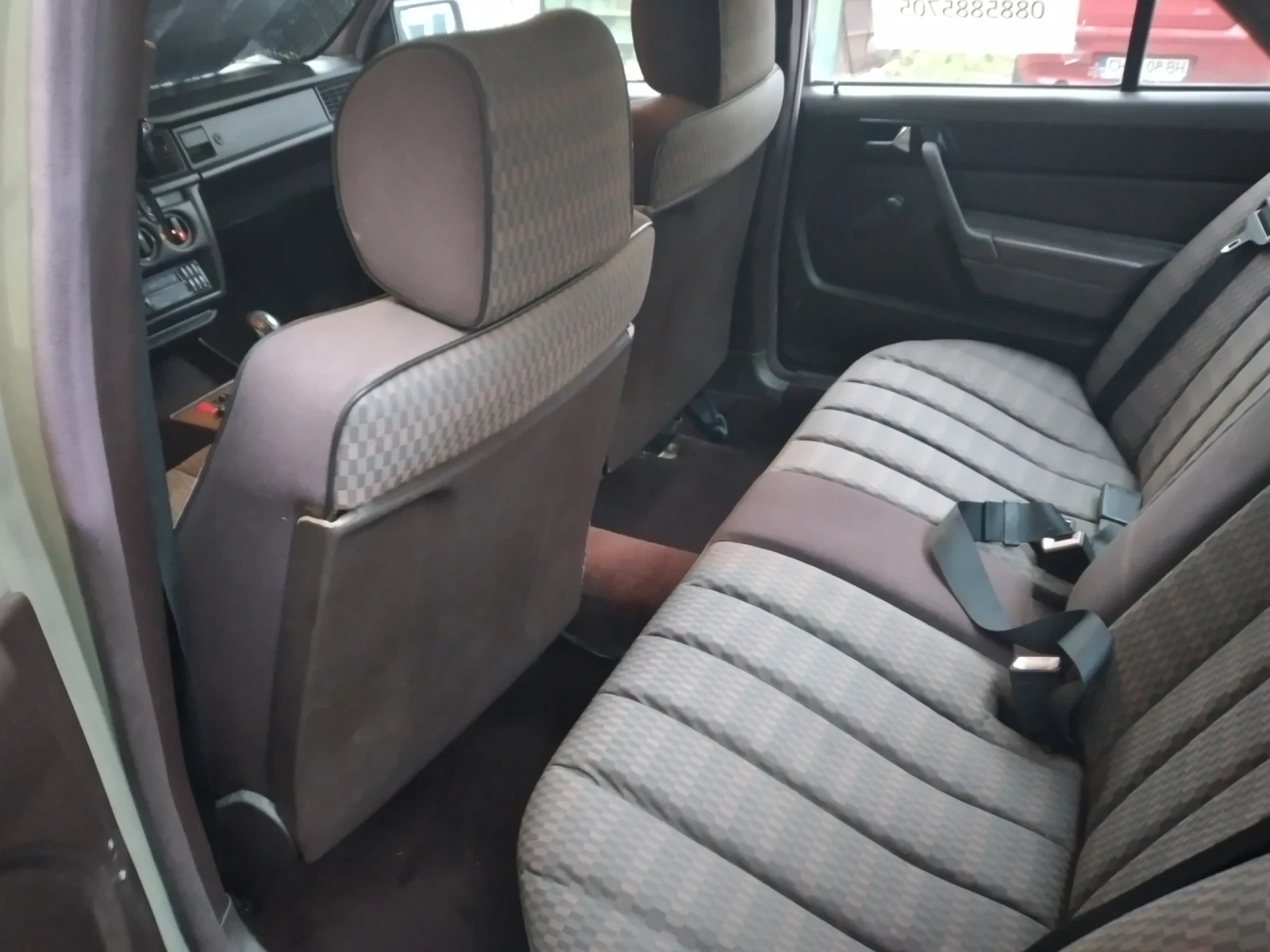 Mercedes-Benz 190  - изображение 7