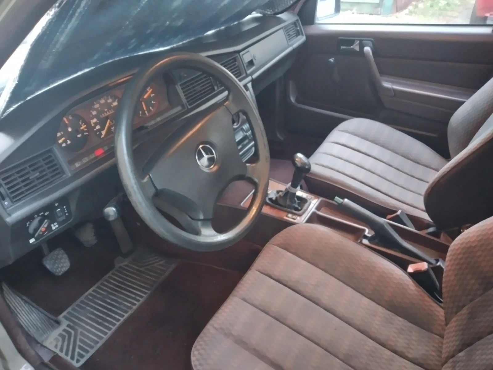 Mercedes-Benz 190  - изображение 3