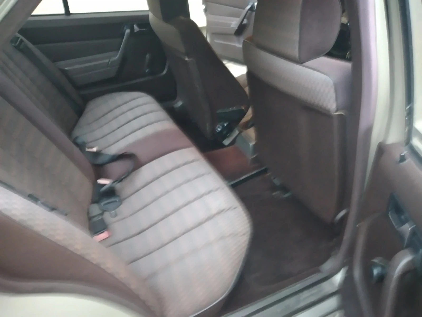 Mercedes-Benz 190  - изображение 6