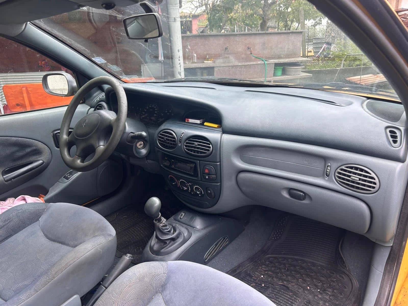 Renault Megane Coach 1.6  - изображение 6