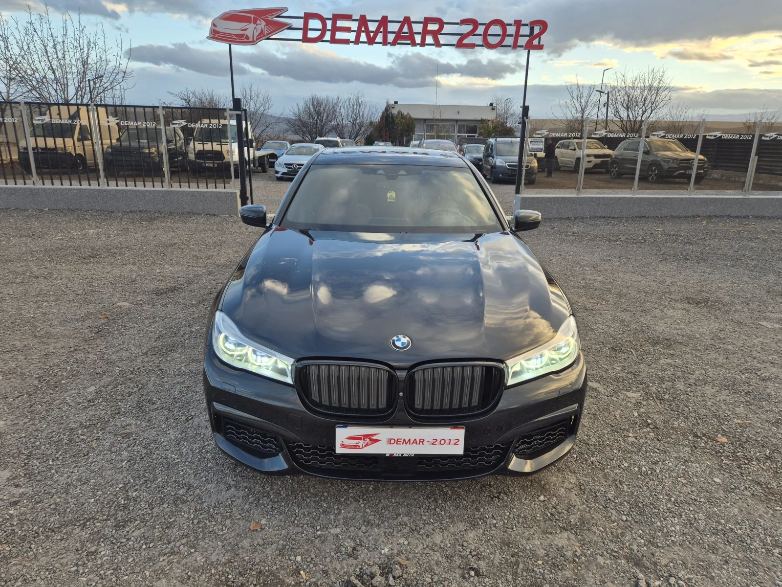 BMW 750 5.0 - изображение 3