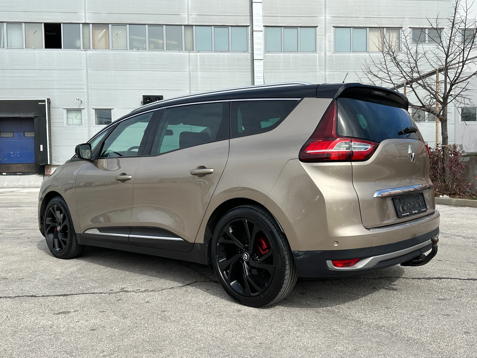 Renault Grand scenic 1.6 dCi Energy BOSE-Edition, снимка 3 - Автомобили и джипове - 53826050