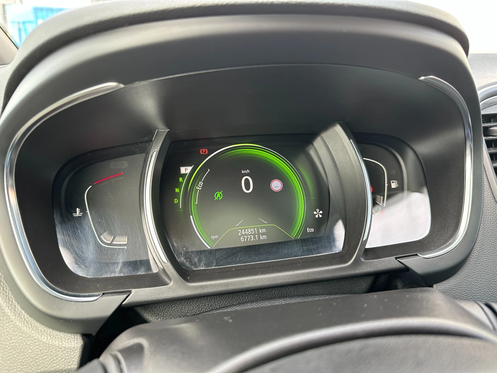 Renault Grand scenic 1.6 dCi Energy BOSE-Edition, снимка 15 - Автомобили и джипове - 53826050