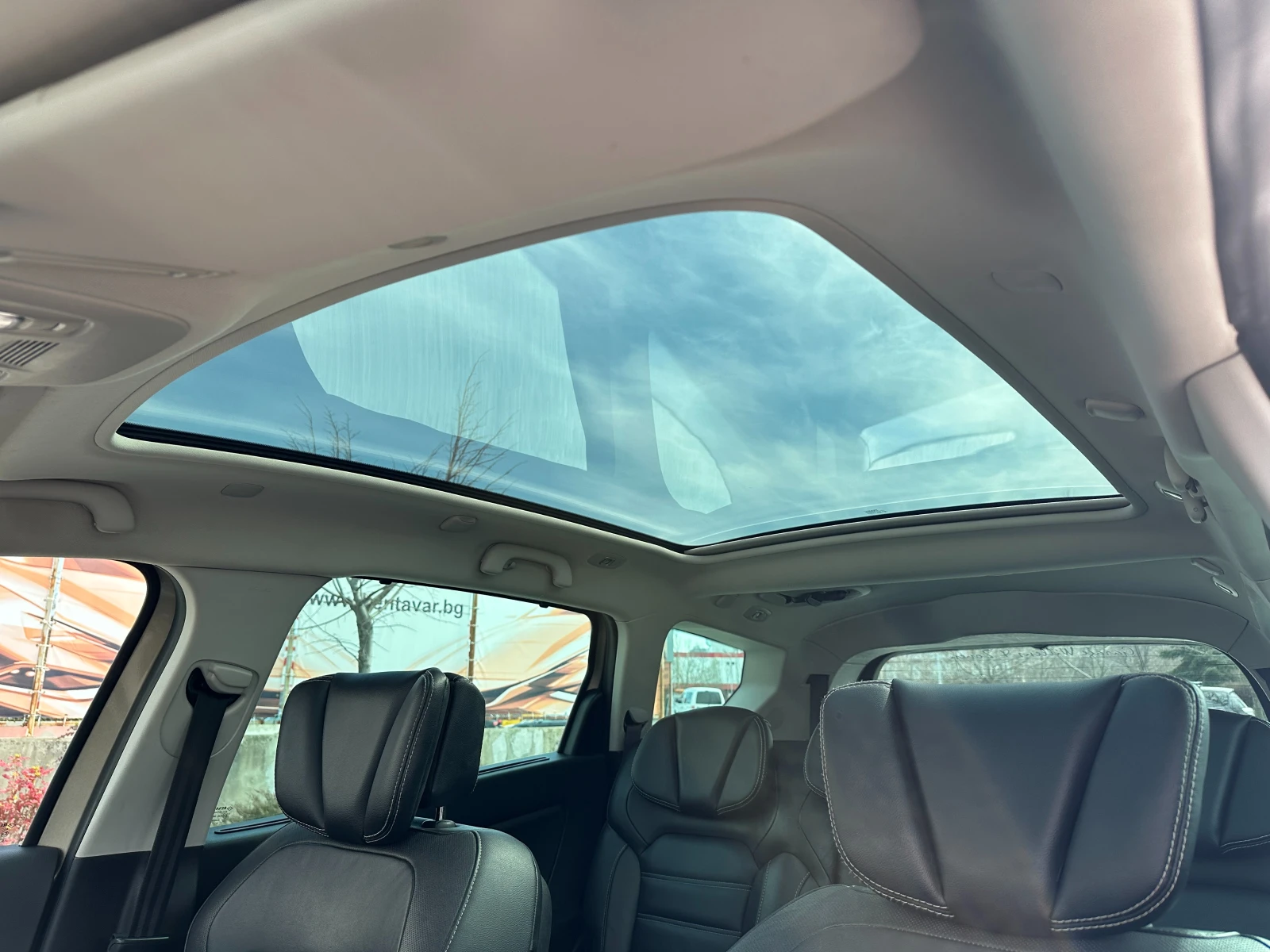 Renault Grand scenic 1.6 dCi Energy BOSE-Edition, снимка 17 - Автомобили и джипове - 53826050