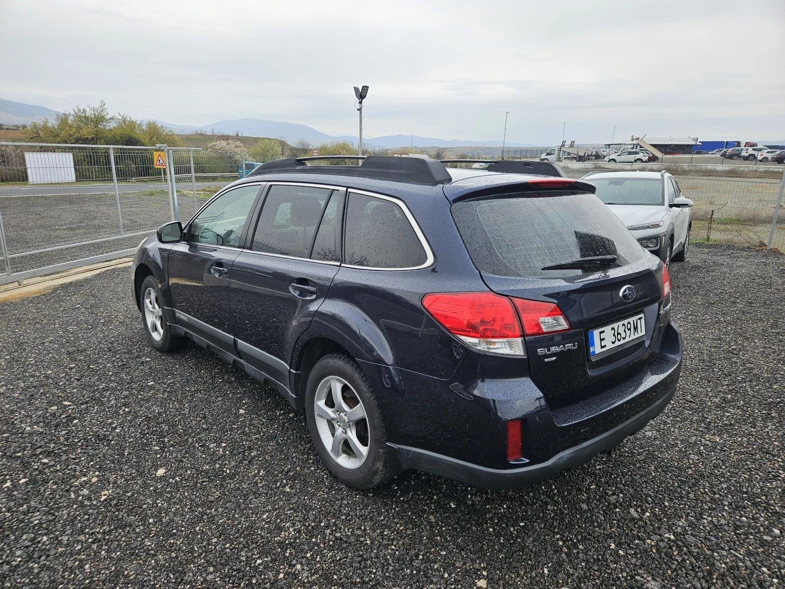 Subaru Outback 2.5  Газ/Бензин 4х4, снимка 7 - Автомобили и джипове - 54043885