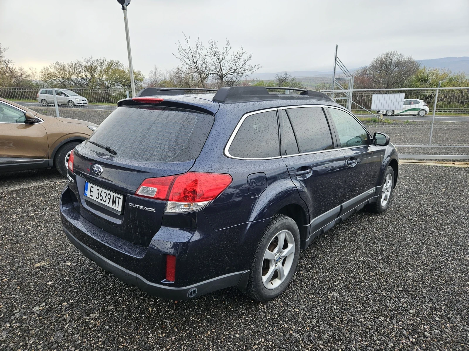 Subaru Outback 2.5  Газ/Бензин 4х4, снимка 5 - Автомобили и джипове - 54043885