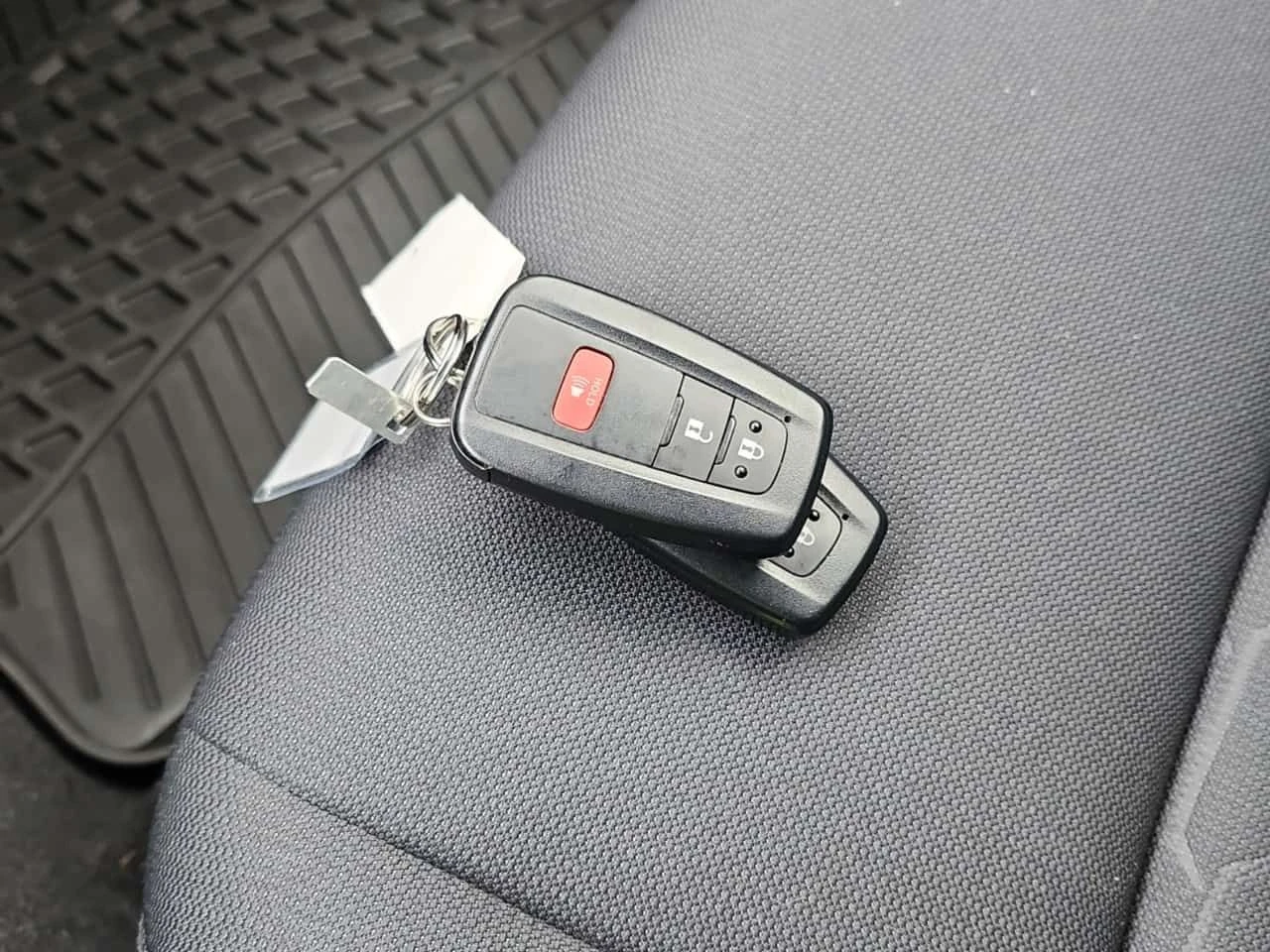 Toyota Corolla ПОДГРЕВИ| LANE ASSIST| 2 КЛЮЧА| , снимка 17 - Автомобили и джипове - 54820203
