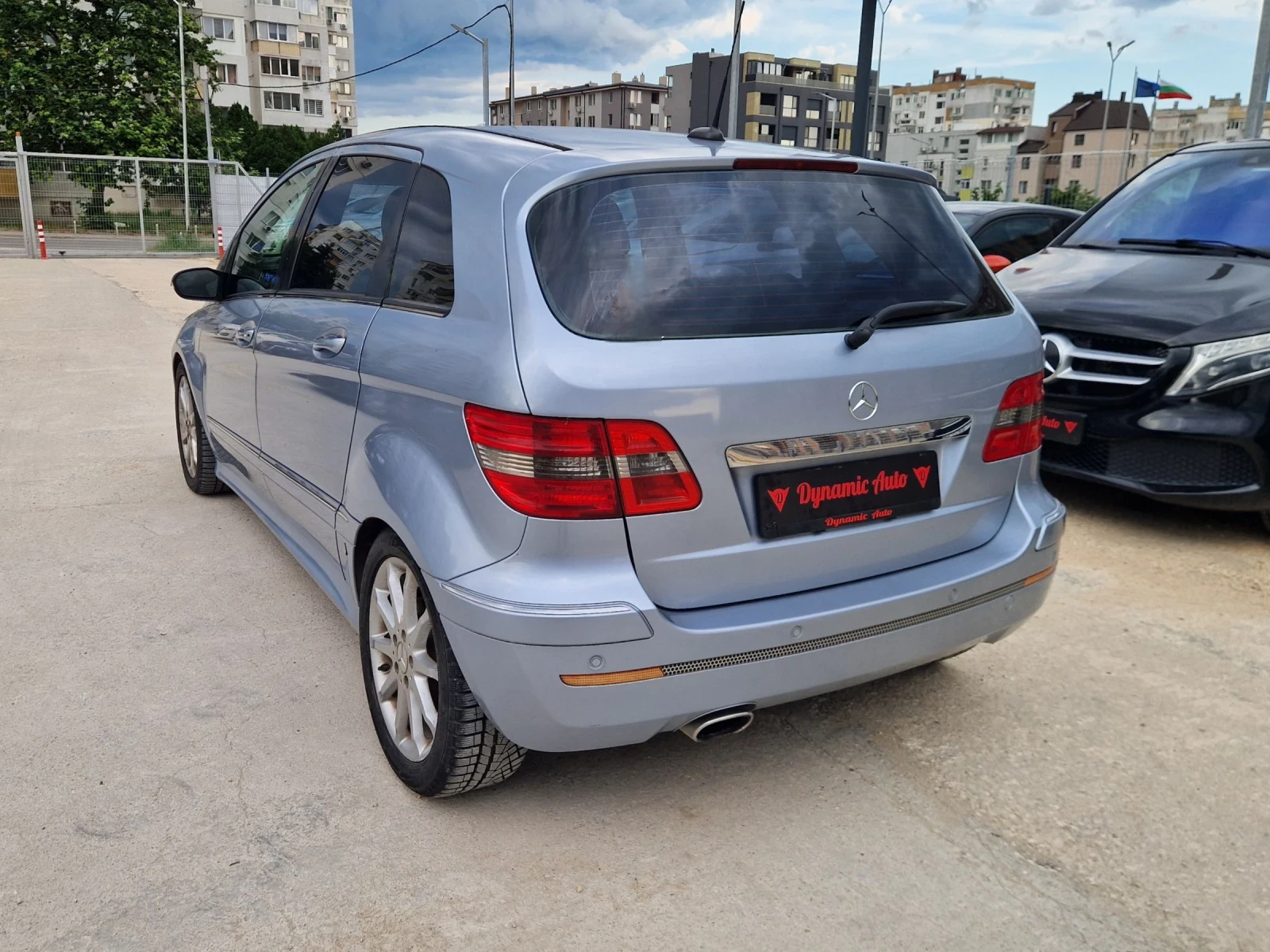 Mercedes-Benz B 180 Регистриран / Обслужен / Лизинг / Бартер , снимка 7 - Автомобили и джипове - 55213133