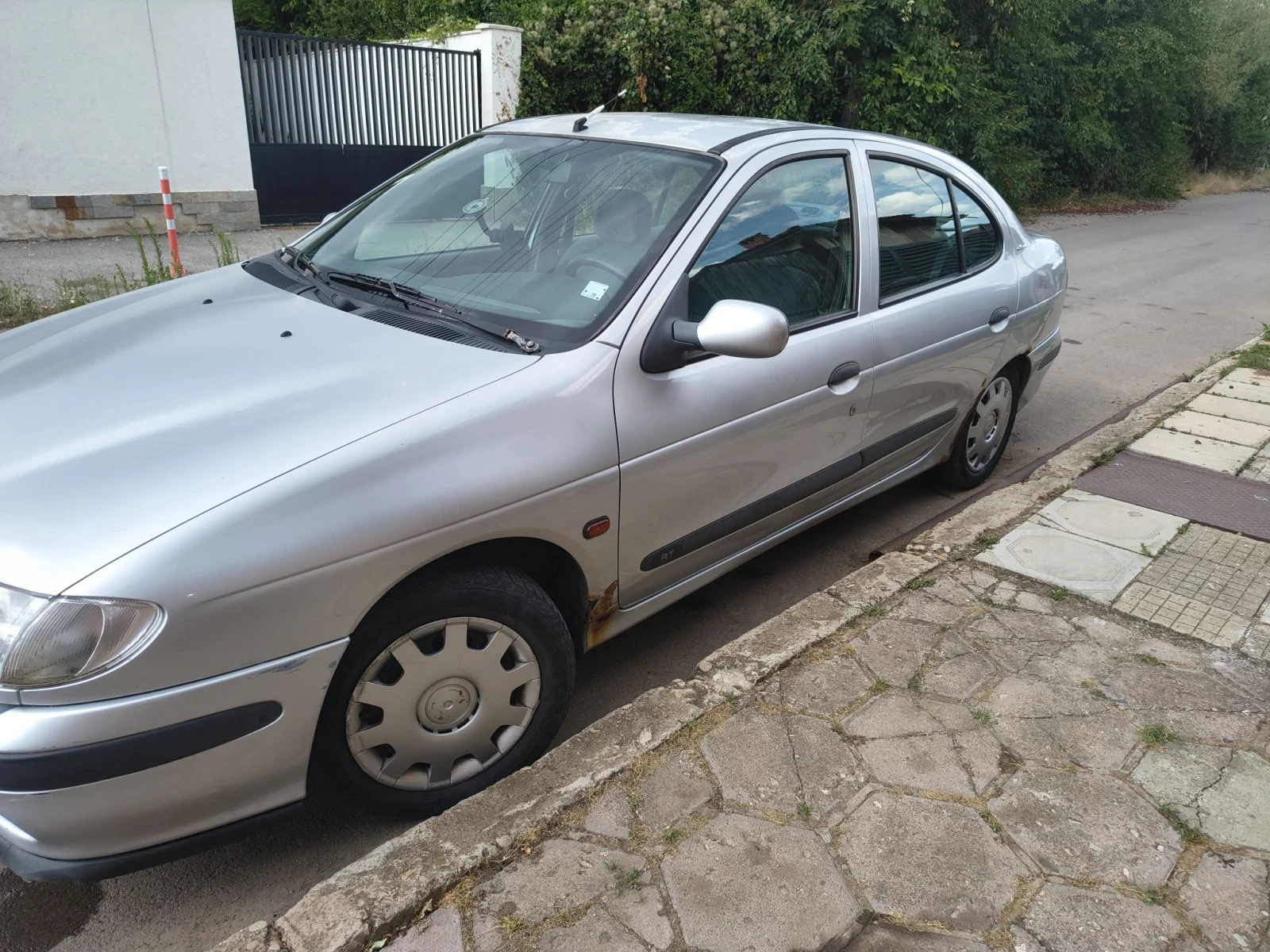 Renault Megane Автоматик, снимка 5 - Автомобили и джипове - 55606708