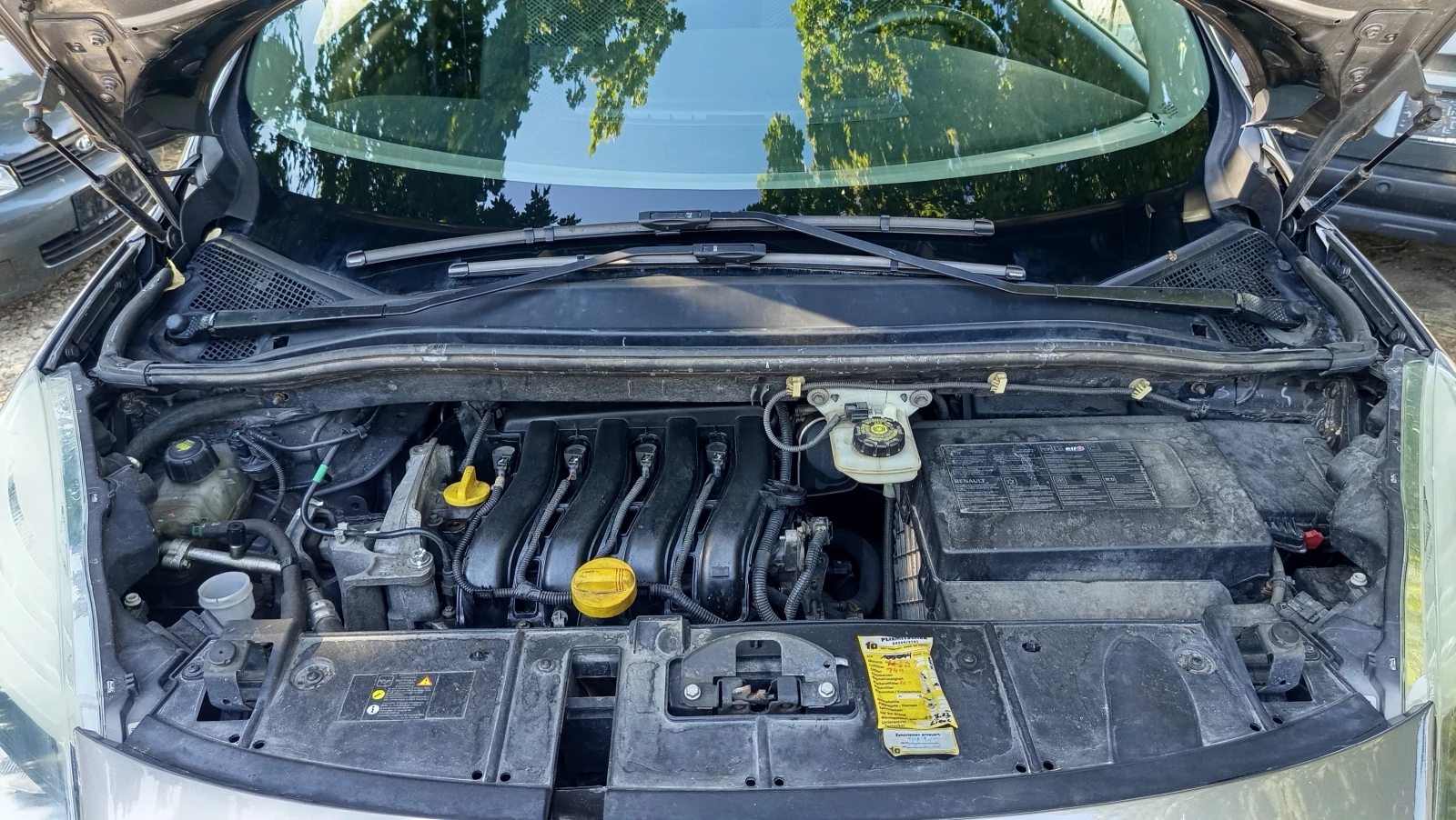 Renault Grand scenic 1.6i НАВИГАЦИЯ СТАРИЯ МОТОР УНИКАТ, снимка 17 - Автомобили и джипове - 55631548