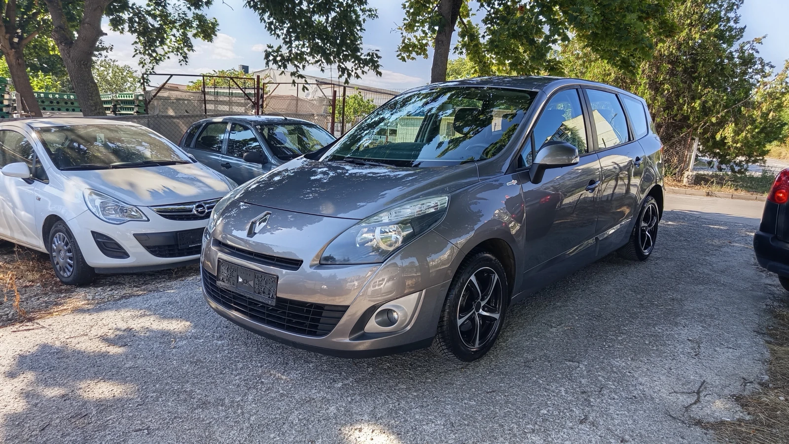 Renault Grand scenic 1.6i НАВИГАЦИЯ СТАРИЯ МОТОР УНИКАТ