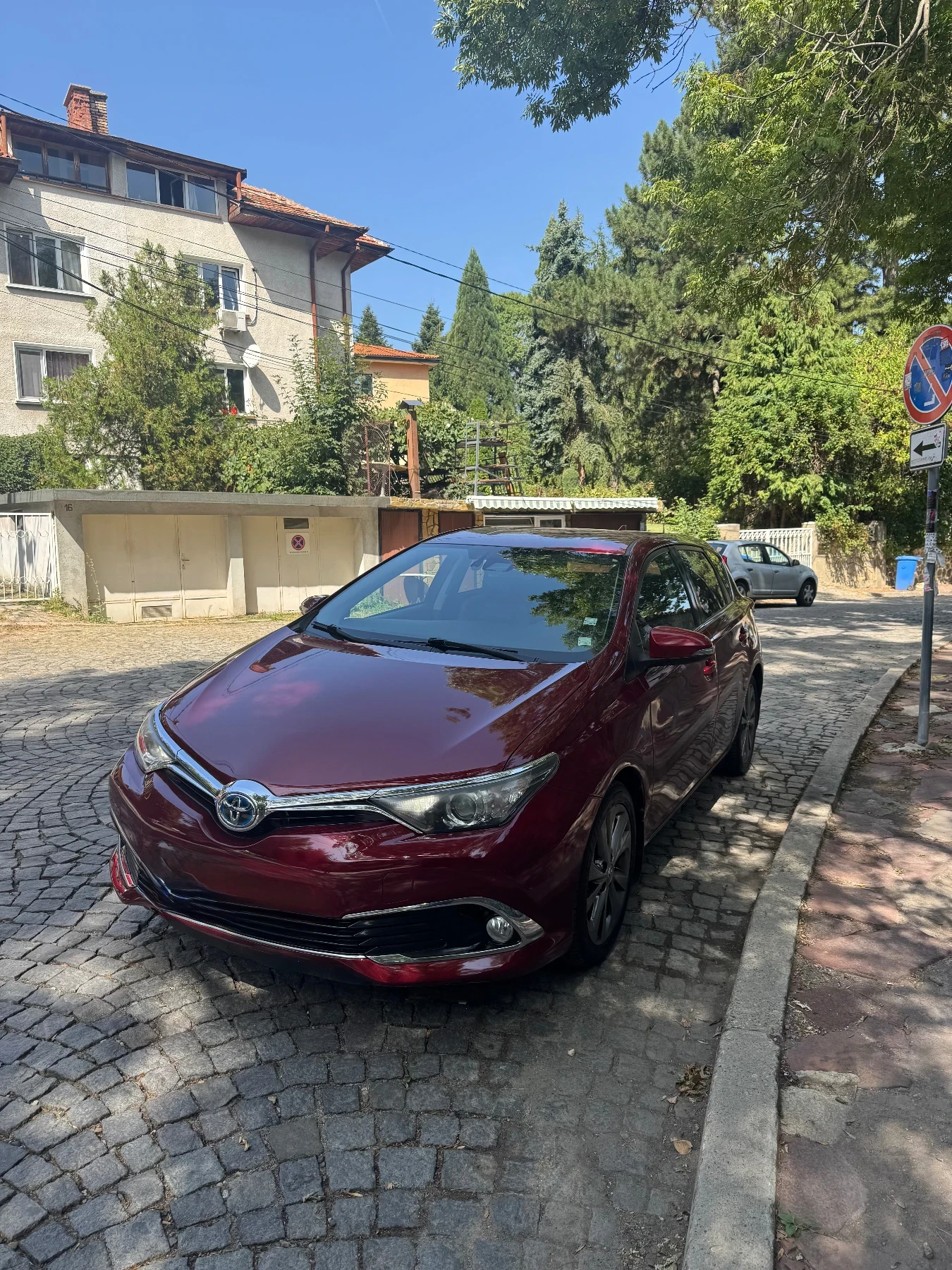 Toyota Auris 1.6, снимка 2 - Автомобили и джипове - 55874868