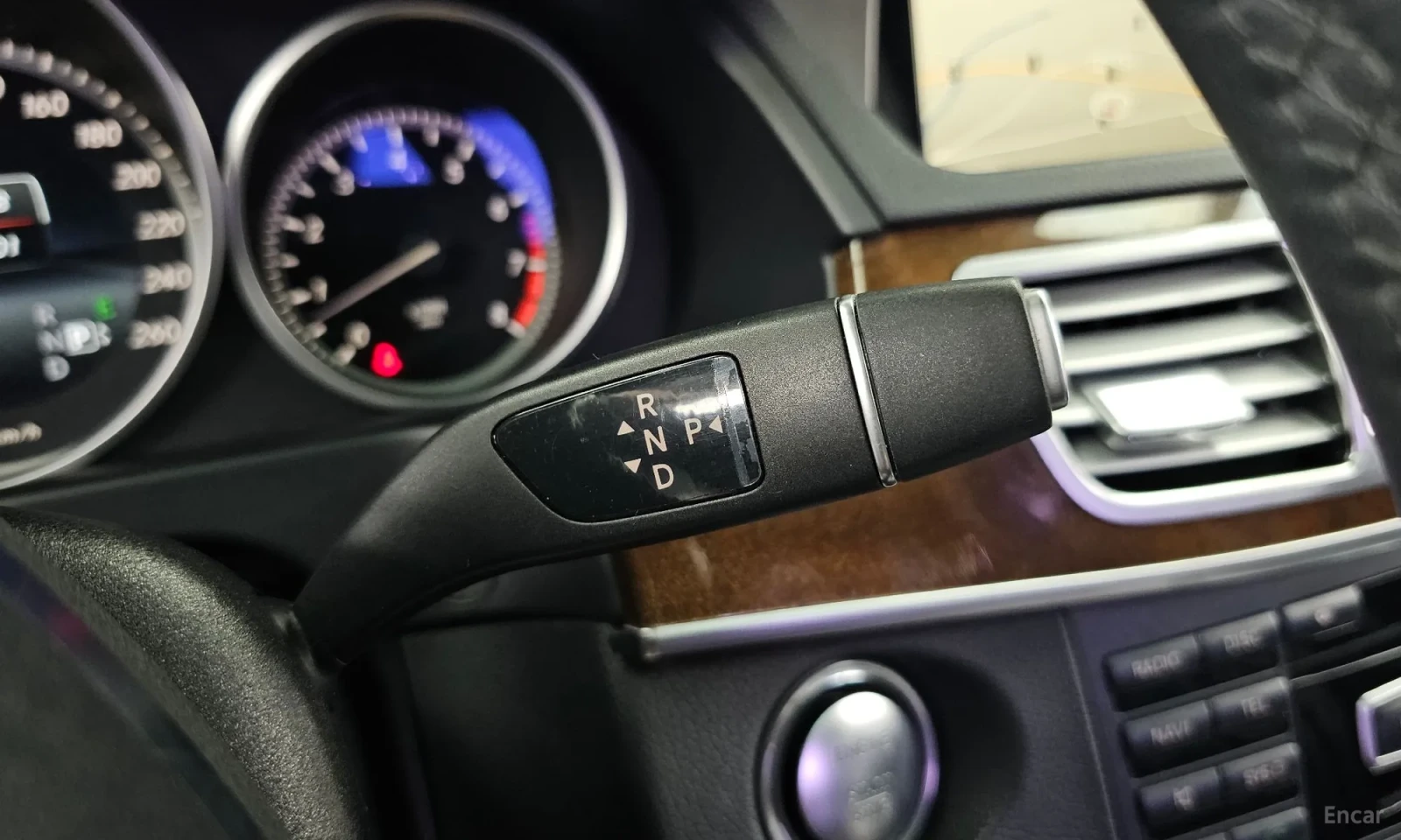 Mercedes-Benz E 300 E300 Elegance, снимка 9 - Автомобили и джипове - 56205903