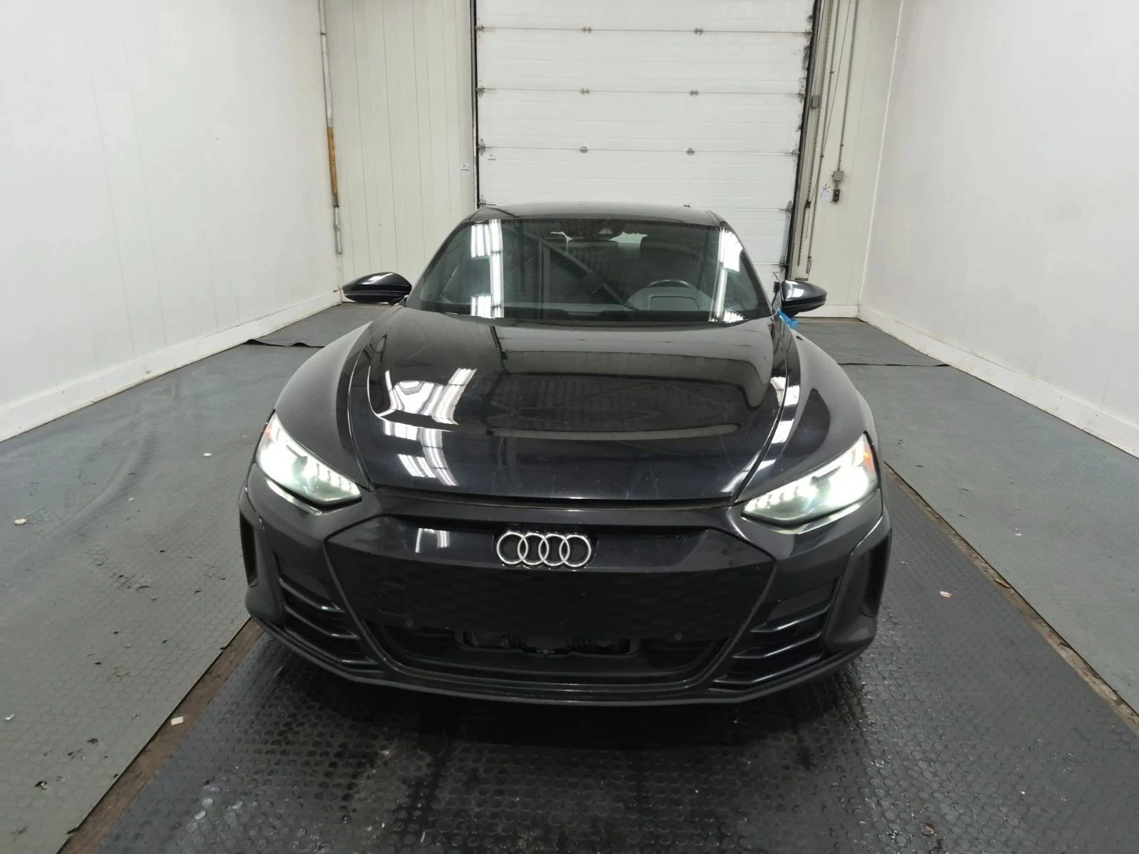 Audi E-Tron GT, снимка 3 - Автомобили и джипове - 56739735