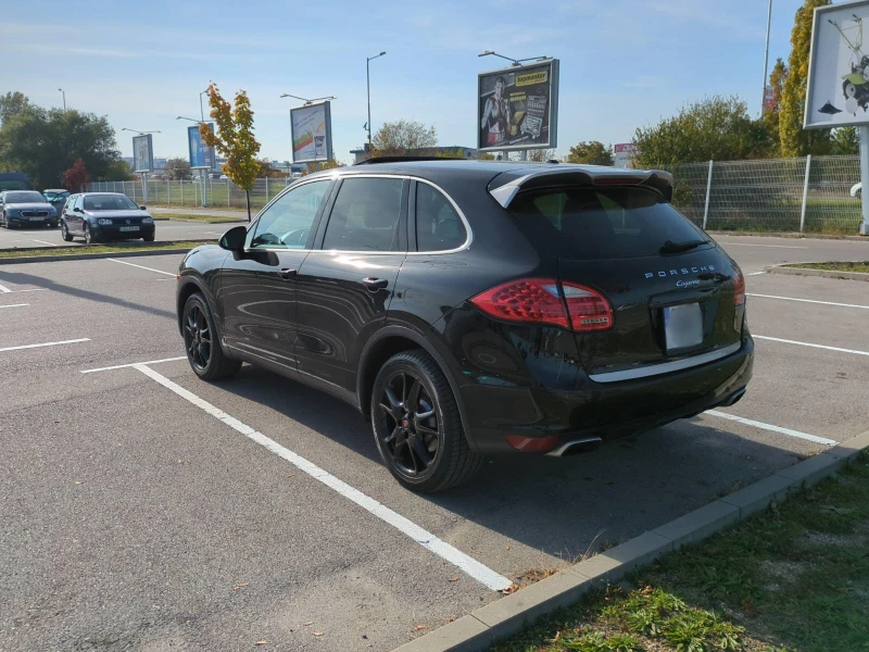 Porsche Cayenne PLATINUM EDITION* ПРУЖИНИ* BOSE* КАМЕРА* ПОДГРЕВ, снимка 3 - Автомобили и джипове - 48423234