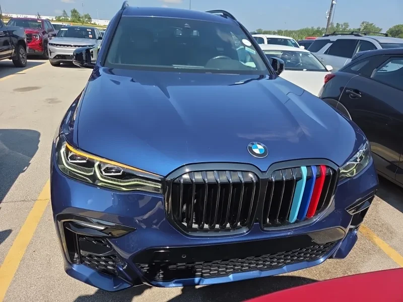 BMW X7 Xdrive40i M-Sport, снимка 7 - Автомобили и джипове - 55311037