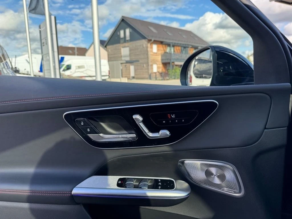 Mercedes-Benz GLC 43 AMG 4M* BURM-3D-HEAD-UP* 360CAM* DISTR* PANO* KEYLESS* - изображение 7