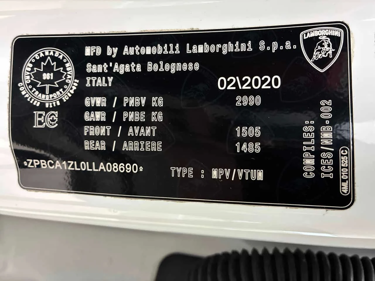 Lamborghini Urus * Other * ЧЕРВЕН САЛОН* PANO* KEYLESS* ПОДГРЕВ* , снимка 10 - Автомобили и джипове - 53931674