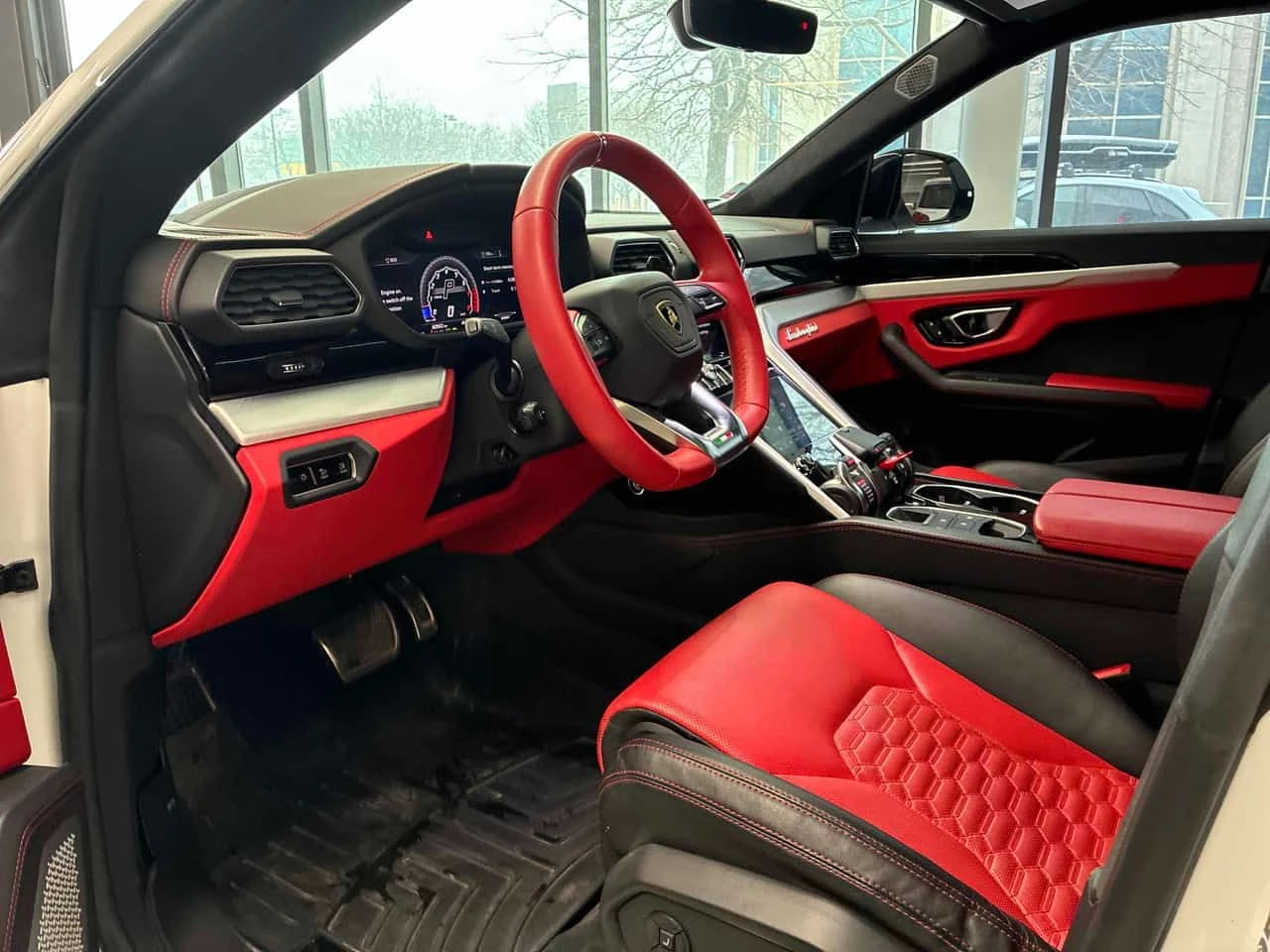 Lamborghini Urus * Other * ЧЕРВЕН САЛОН* PANO* KEYLESS* ПОДГРЕВ* , снимка 5 - Автомобили и джипове - 53931674